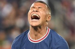 Mbappe bị CĐV PSG la ó
