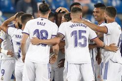 Alaves 1-4 Real Madrid: Benzema lập cú đúp, Real Madrid đại thắng trận ra quân