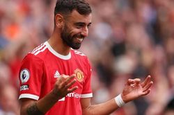 Bruno Fernandes lập hat-trick vào lưới Leeds: Linh hồn của MU