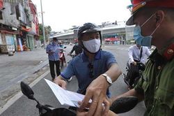 Hà Nội đang giãn cách xã hội có được về quê không?