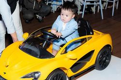 Cuộc sống sang chảnh, 'dát' toàn đồ hiệu của cháu ngoại Minh Nhựa