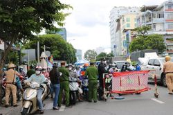 TP. HCM tạm dừng khai báo 'di biến động dân cư' tại một số chốt giao thông