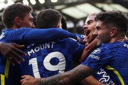 Hậu vệ thay nhau ghi bàn, Chelsea khởi đầu mỹ mãn tại Ngoại hạng Anh 2021/22