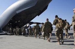 Taliban cách Kabul 10km, ông Biden tuyên bố tăng số lượng lính Mỹ đến Afghanistan