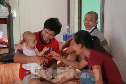 Ấm áp nơi cư ngụ mới của lao động thất nghiệp sống vạ vật dưới gầm cầu