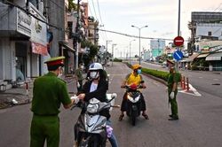 TPHCM giãn cách xã hội thêm 30 ngày, loại hình kinh doanh nào được hoạt động?