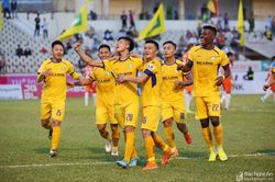 Văn Đức hợp cùng Tiến Linh trên hàng công - Tại sao không?