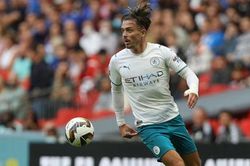Man City: Sterling có thể mất chỗ vì Grealish