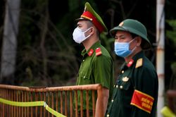 Hà Nội phong tỏa khu dân cư liên quan nhân viên y tế nhiễm nCoV