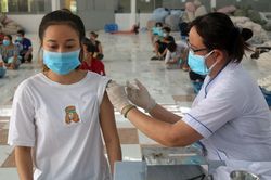 Trà Vinh tiêm vaccine phòng Covid-19 cho hơn 30 nghìn công nhân, lao động