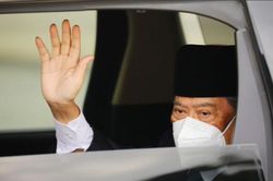 Thủ tướng và nội các Malaysia đệ đơn từ chức lên quốc vương