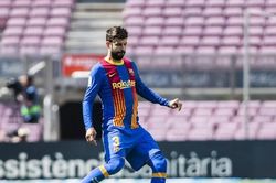 Mức lương 3 euro của Gerard Pique tại Barca
