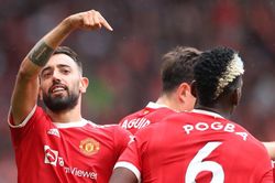 Pogba sẽ ở lại MU, Harry Kane hết cửa đi đến Man City