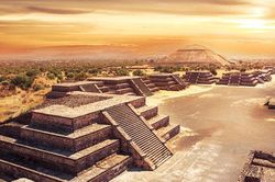 Xuống đường hầm sâu 18m của kim tự tháp Teotihuacan, chuyên gia tìm thấy 4 vật kỳ lạ - Bí ẩn 1.800 năm hé lộ