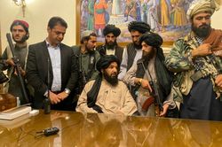 Chiến binh Taliban giành kiểm soát phủ Tổng thống Afghanistan