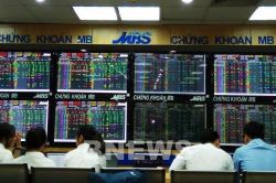 Chứng khoán sáng 16/8: Hàng loạt mã cổ phiếu ngành chứng khoán tăng trần