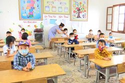Gần 300.000 học sinh tựu trường chuẩn bị cho năm học mới