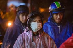 TP.HCM mưa lớn trong đêm, nguy cơ ngập