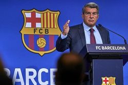 Laporta: 'Barca nợ 1,15 tỷ bảng, cầu thủ sẽ phải giảm lương tiếp'