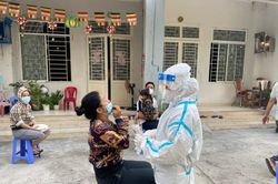 Đà Nẵng hỗ trợ 450.000 đồng/ngày cho lực lượng 'tuyến đầu' chống dịch