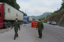 Cửa khẩu Tân Thanh tồn hơn 233 xe hàng nông sản xuất khẩu