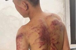 Nữ chủ nợ dùng dây điện đánh tới tấp người vay tiền