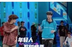 Vương Nhất Bác khiến fan 'tan chảy' vì hành động này sau khi nhảy locking