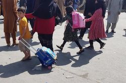 Thủ đô của Afghanistan thế nào sau một ngày Taliban chiếm đóng?