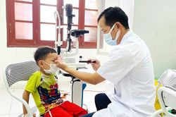 Khám sàng lọc cho 69 trẻ em khuyết tật