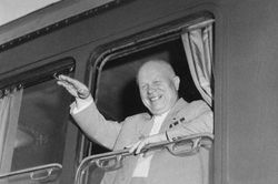 Chuyển Crimea cho Ukraine trong năm 1954: ý chí tập thể hay cá nhân Khrushchev?