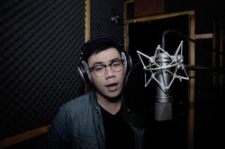 'Chạm - Sing&Share' hát cho cộng đồng những ngày giãn cách