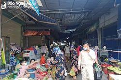 Người dân TP. Vinh nháo nhào mua hàng do tin đồn thất thiệt