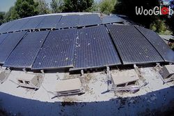 Mái nhà xe sụp đổ, tài xế thoát chết trong tích tắc