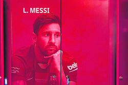 Messi chưa dọn hết đồ ở Barcelona