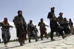Taliban bắt đầu săn lùng người của chính quyền cũ