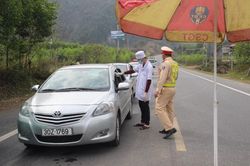 Bắc Kạn làm rõ trách nhiệm để lọt người về từ vùng dịch