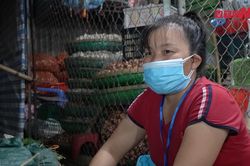 Tiểu thương vui mừng khi chợ đầu mối ở Hà Nội mở cửa sau phong tỏa