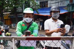 Người dân TP.HCM đi chợ thế nào, shipper hoạt động ra sao 2 tuần tới?