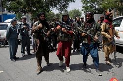 Taliban không cho nhân viên chính phủ Afghanistan làm việc trở lại