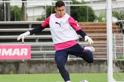 Văn Lâm dự bị cho Kim Jin Hyeon trước ngày hội quân tuyển Việt Nam