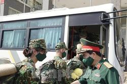 Hôm nay, 60 tổ quân y lưu động bay vào tiếp ứng miền Nam chống dịch