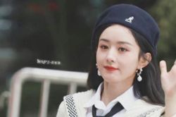 Triệu Lệ Dĩnh xuất hiện thời thượng tại sân bay nhưng netizen chỉ để ý thân hình siêu mỏng