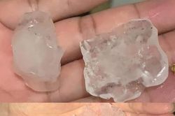 TPHCM bất ngờ xuất hiện mưa đá vào chiều tối nay