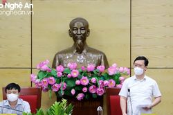 Chủ tịch UBND tỉnh yêu cầu người dân TP.Vinh không ra đường, 'ai ở đâu ở yên đó' từ 0h ngày 23/8