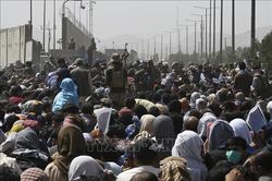 Taliban phản đối đóng cửa sân bay Kabul trong 48 giờ