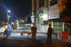 Đêm trắng ở chốt phong tỏa Văn Miếu - Văn Chương
