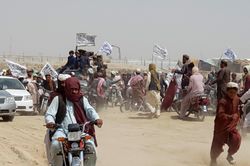Taliban bao vây thành trì phản kháng cuối cùng
