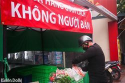 Hà Nội: Ấn tượng với mô hình cửa hàng không người bán trong những ngày giãn cách xã hội