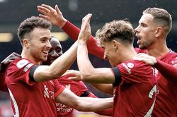 Liverpool: Anfield gọi tên những người hùng