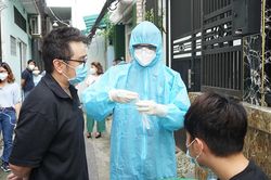 Test nhanh tại nhà và cách xử trí khi có kết quả dương tính